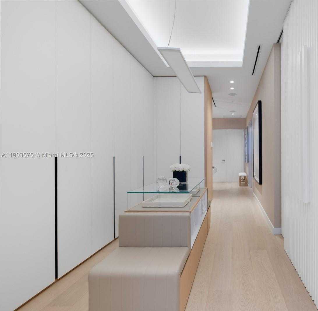 Small Image of 6800 FISHER ISLAND DR #6811, Miami Beach Number 25