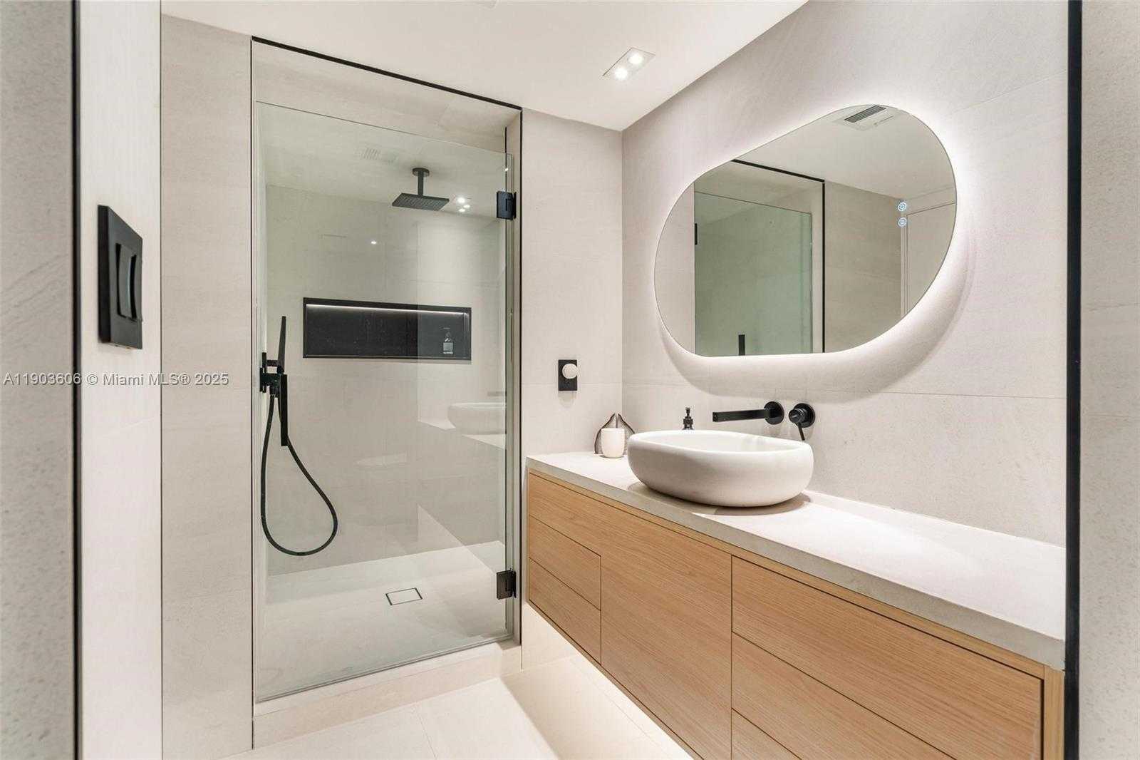 Small Image of 16485 COLLINS AVE #2438, Sunny Isles Beach Number 30