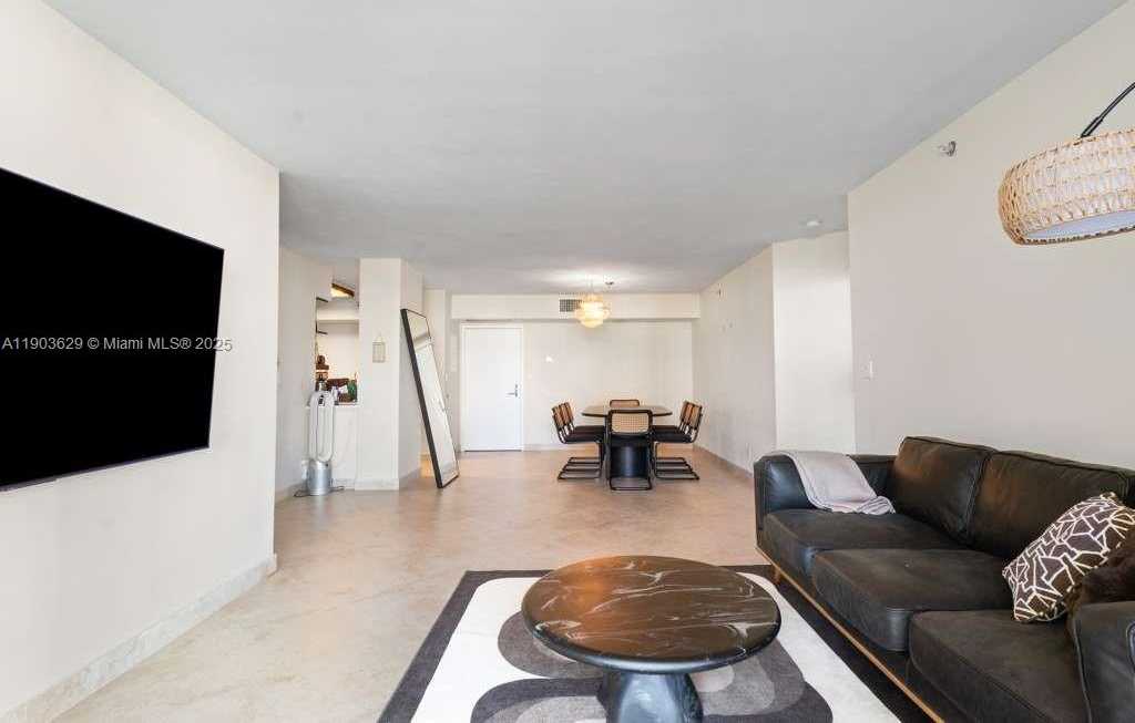 Small Image of 3600 MYSTIC POINTE DR #1209, Aventura Number 2