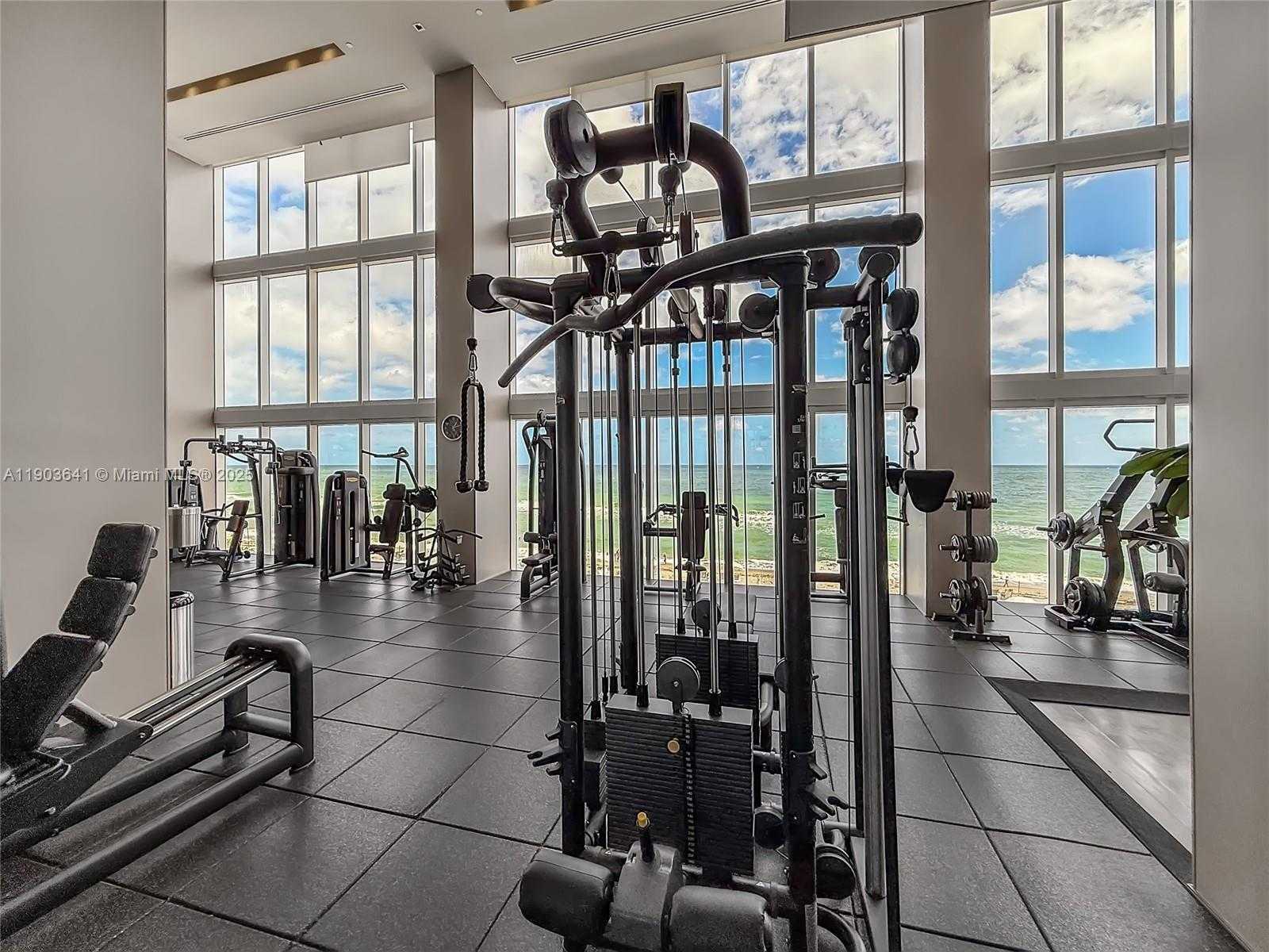 Small Image of 1800 SOUTH OCEAN DR #2207, Hallandale Beach Number 11