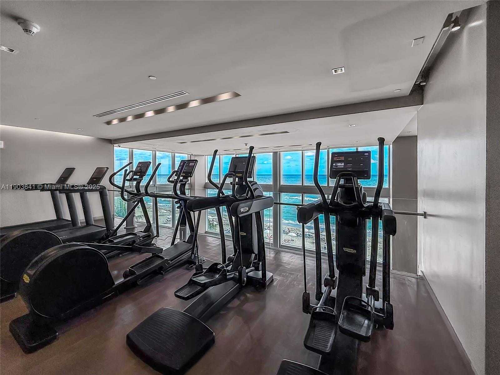 Small Image of 1800 SOUTH OCEAN DR #2207, Hallandale Beach Number 12