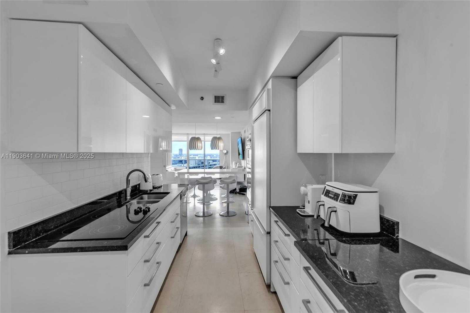 Small Image of 1800 SOUTH OCEAN DR #2207, Hallandale Beach Number 25