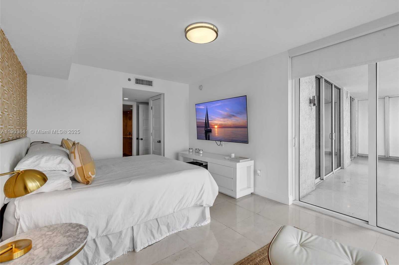 Small Image of 1800 SOUTH OCEAN DR #2207, Hallandale Beach Number 41