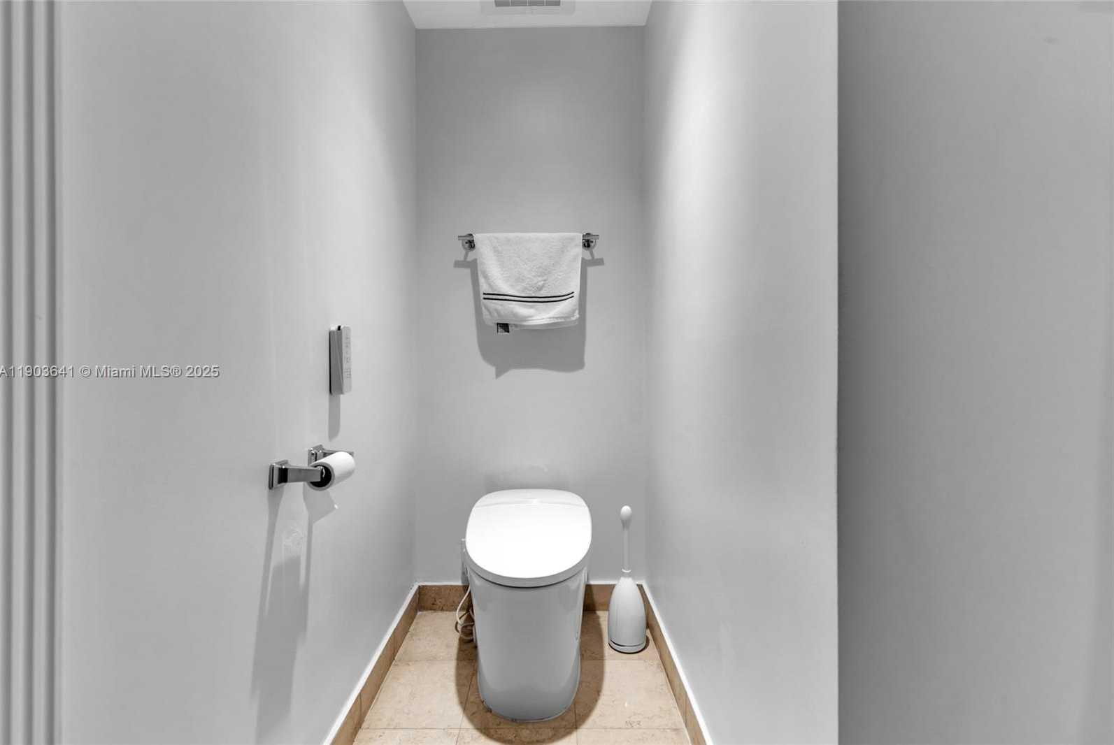 Small Image of 1800 SOUTH OCEAN DR #2207, Hallandale Beach Number 45