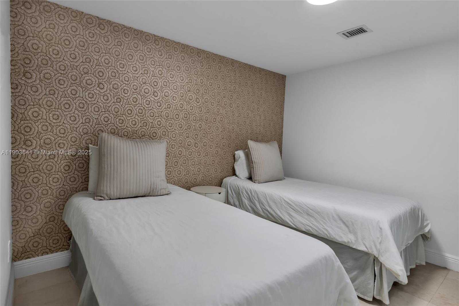 Small Image of 1800 SOUTH OCEAN DR #2207, Hallandale Beach Number 50