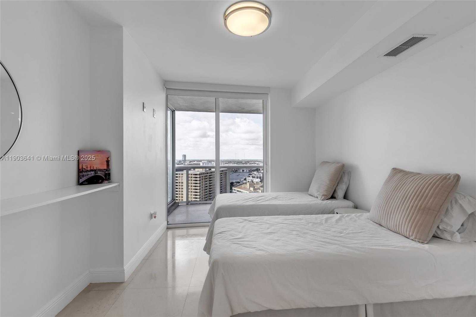 Small Image of 1800 SOUTH OCEAN DR #2207, Hallandale Beach Number 54