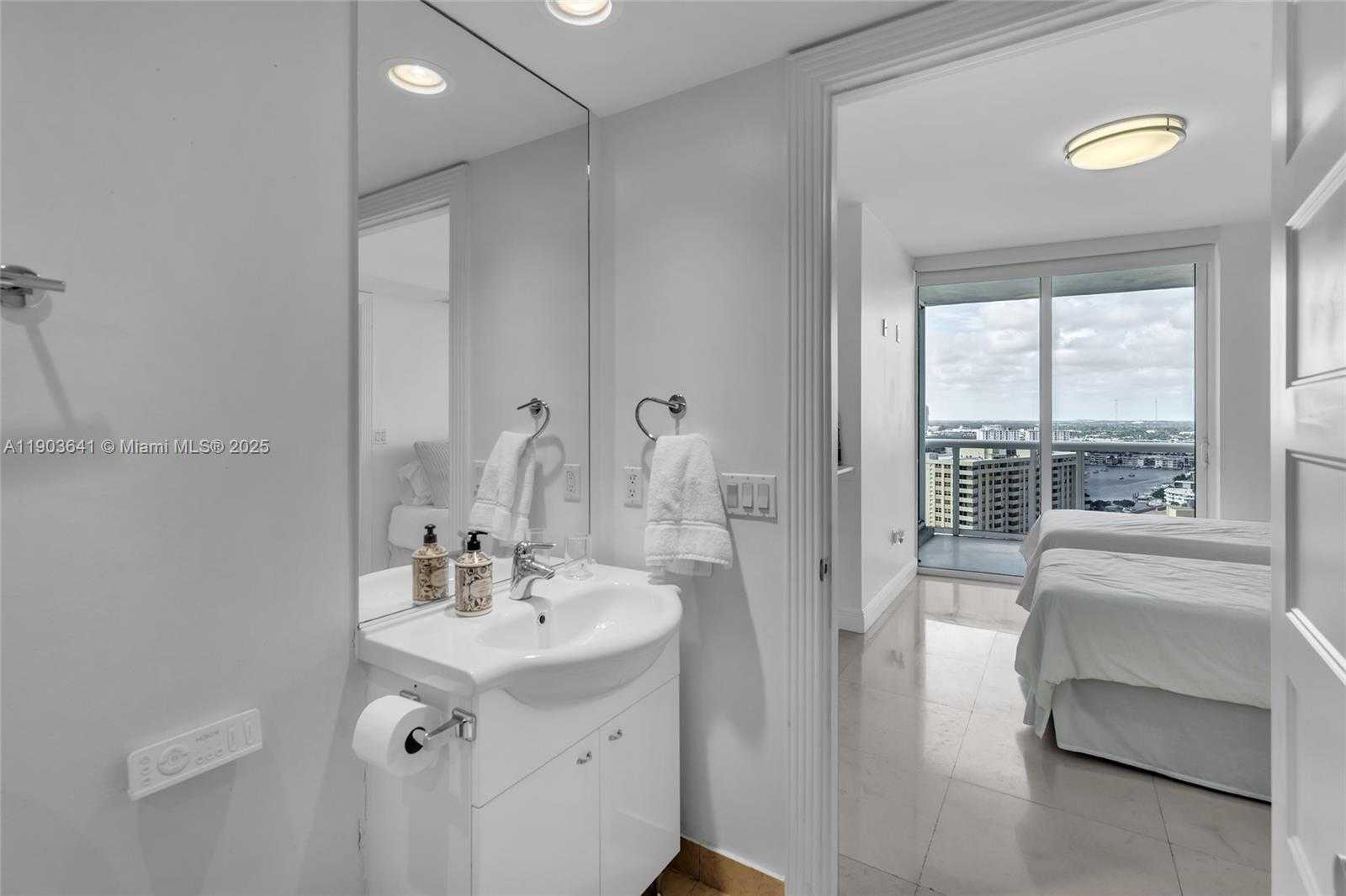 Small Image of 1800 SOUTH OCEAN DR #2207, Hallandale Beach Number 56