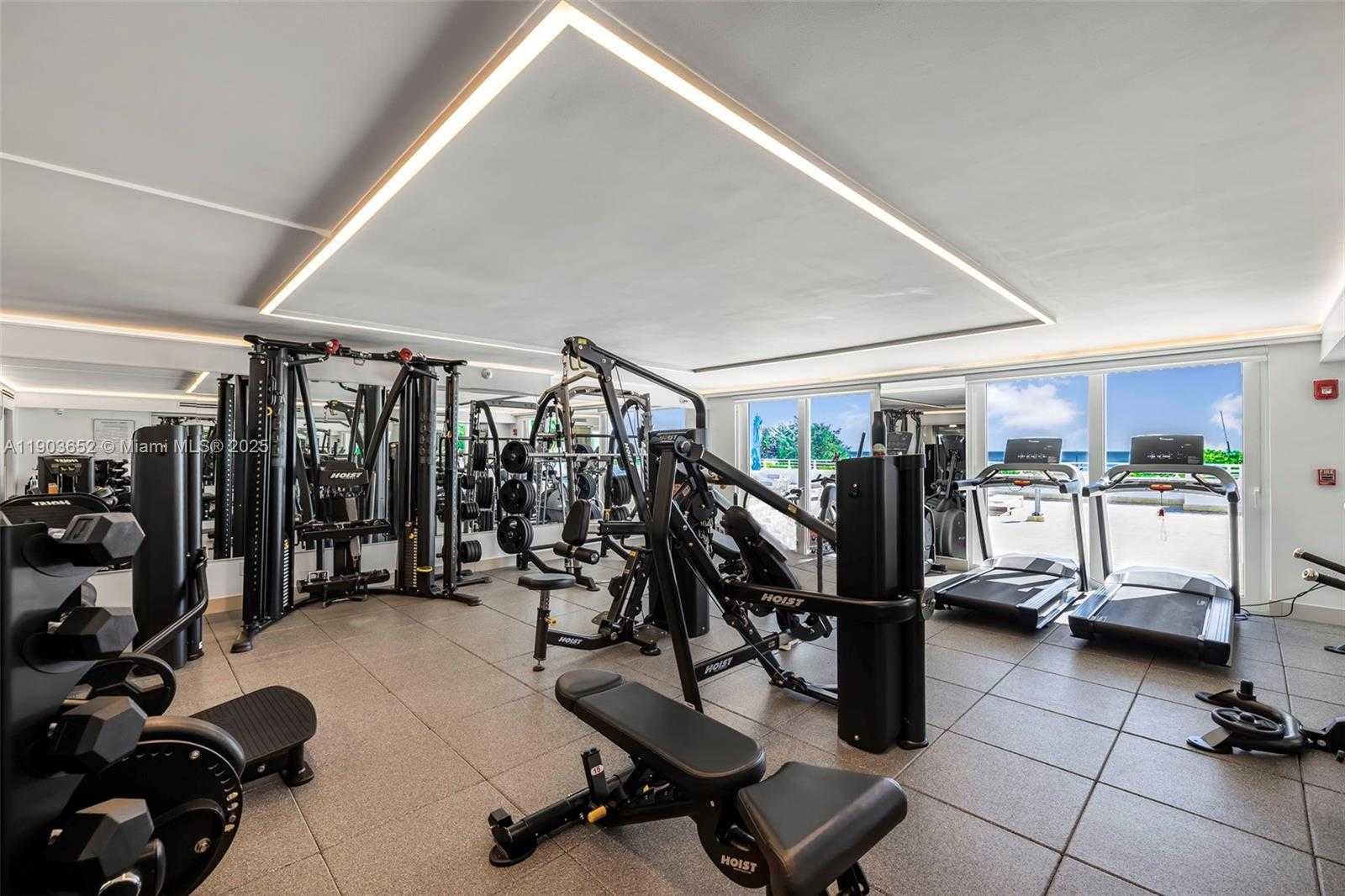 Small Image of 345 OCEAN DR #718, Miami Beach Number 18