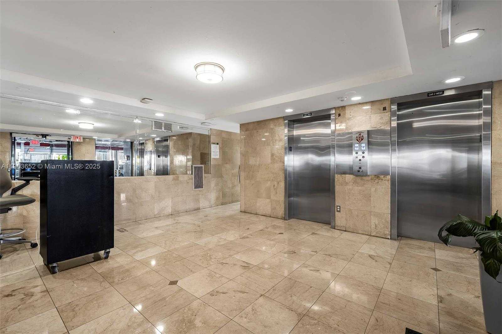 Small Image of 345 OCEAN DR #718, Miami Beach Number 19