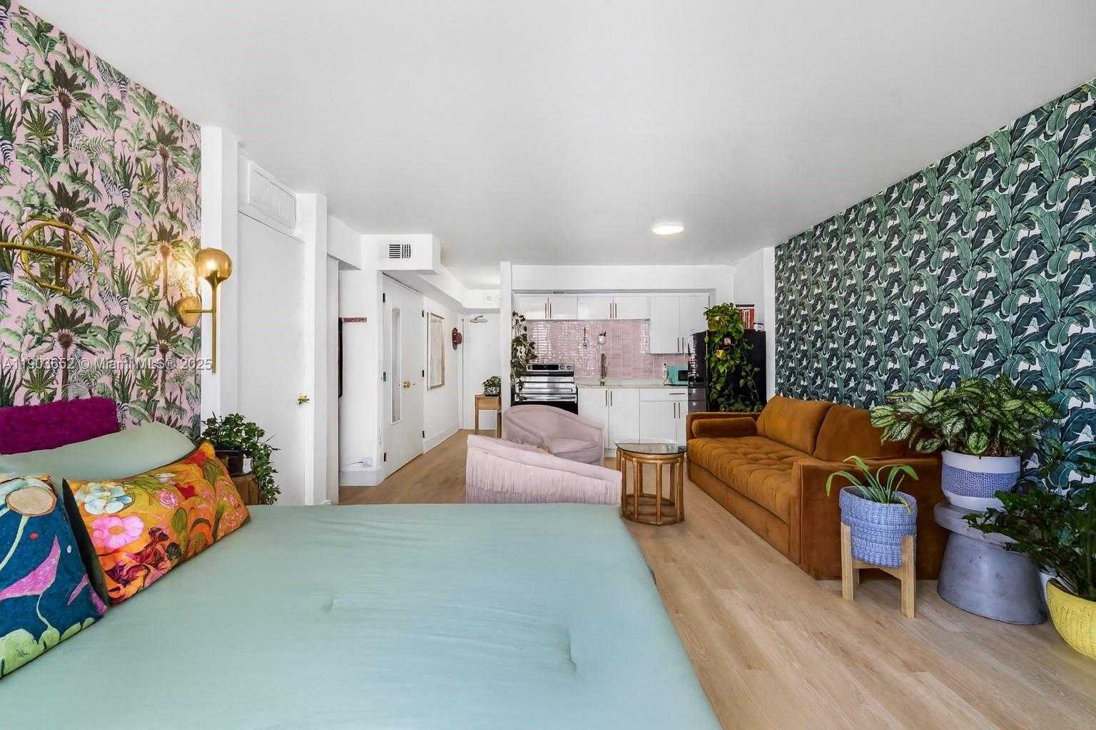 Small Image of 345 OCEAN DR #718, Miami Beach Number 7