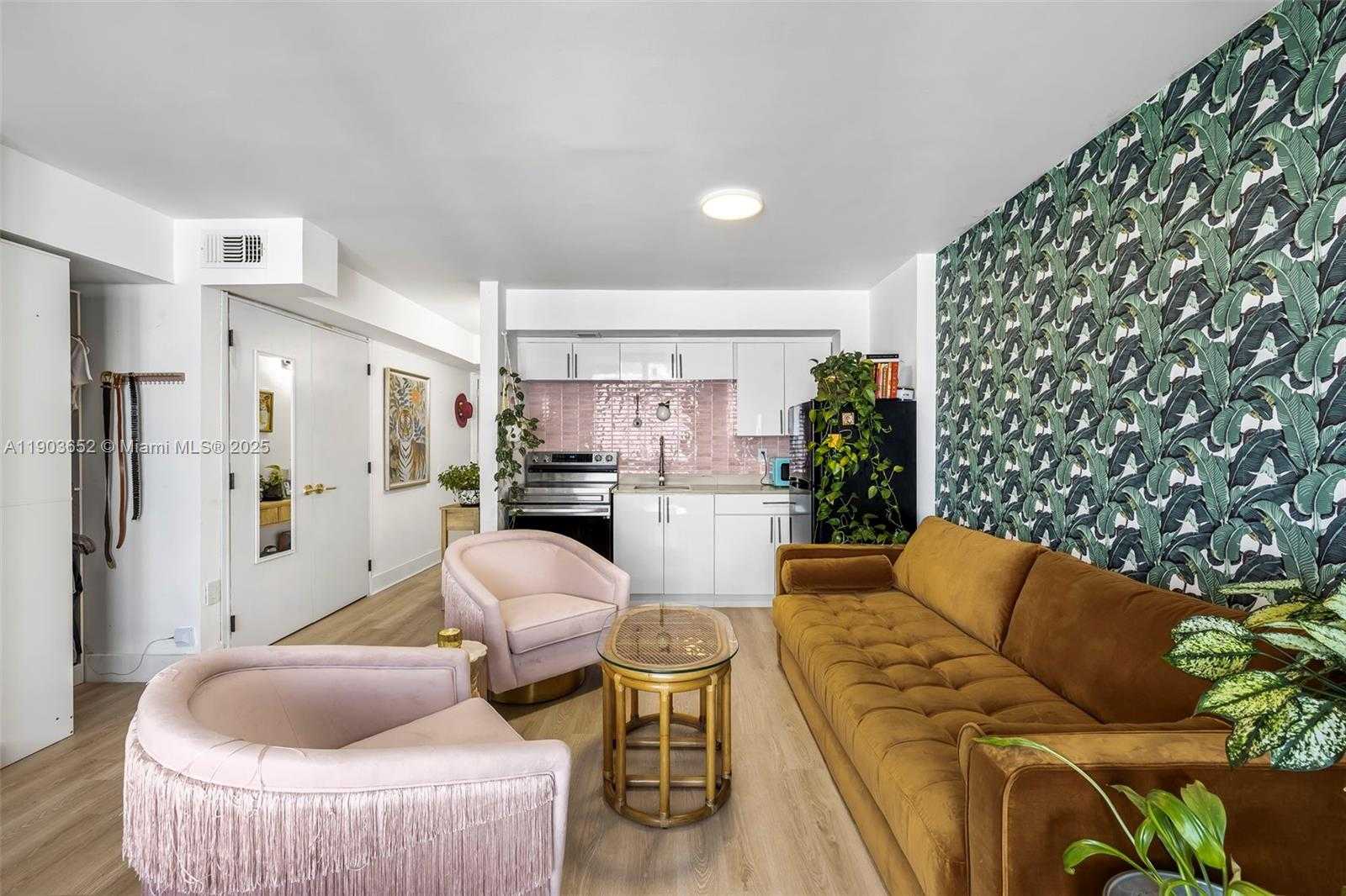 Small Image of 345 OCEAN DR #718, Miami Beach Number 8