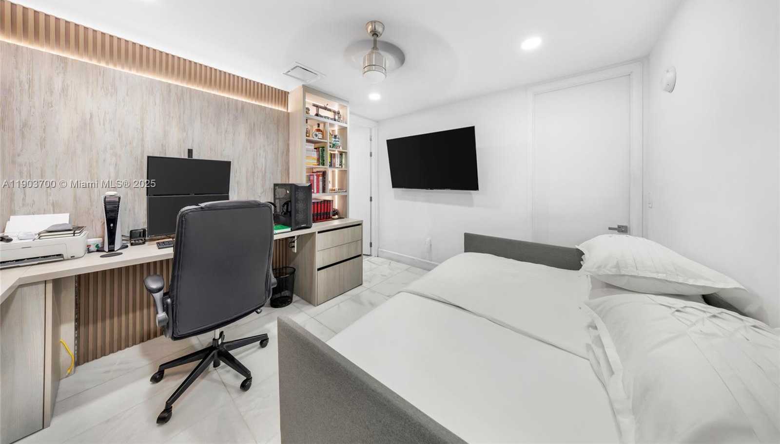 Small Image of 700 NORTH EAST 26TH TER #2202, Miami Number 37