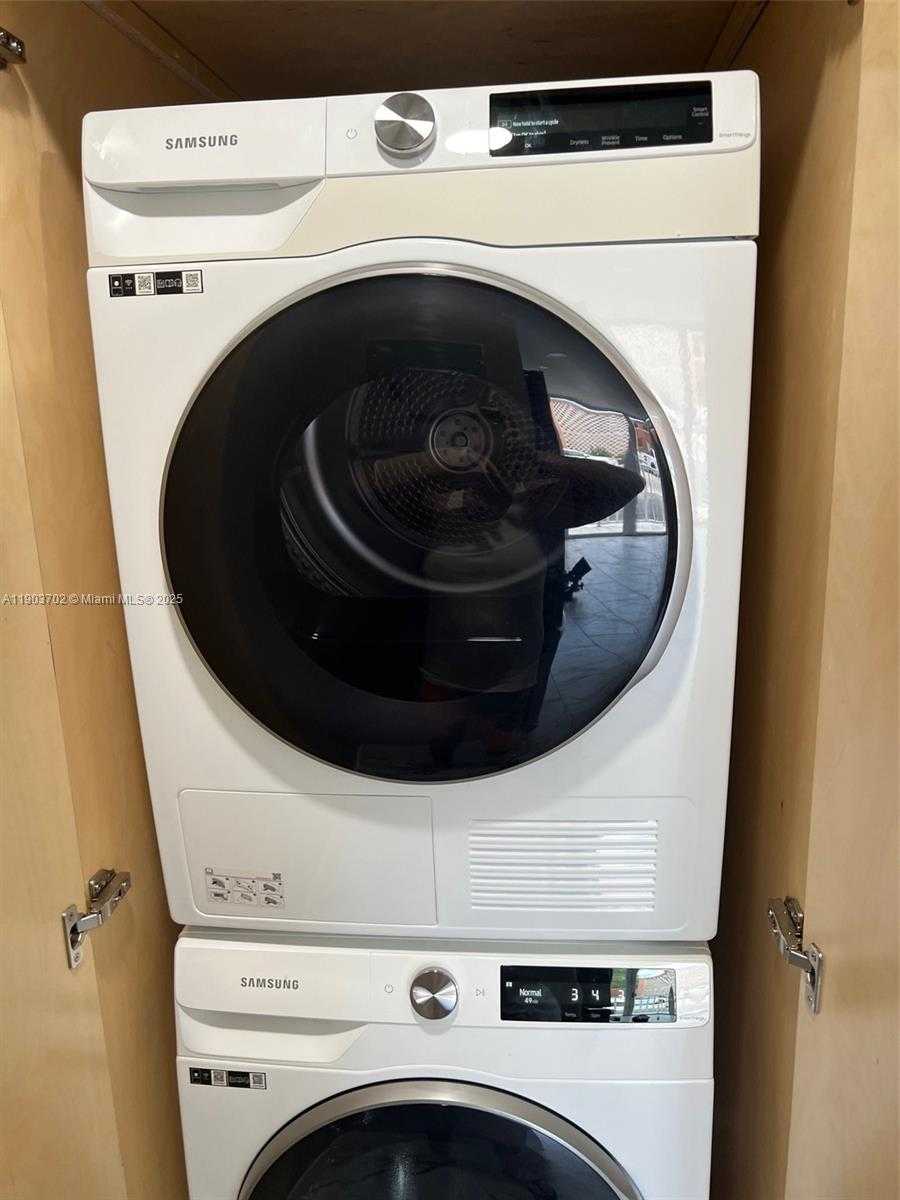 Small Image of 3551 SOUTH WEST 9TH TER #104, Miami Number 11