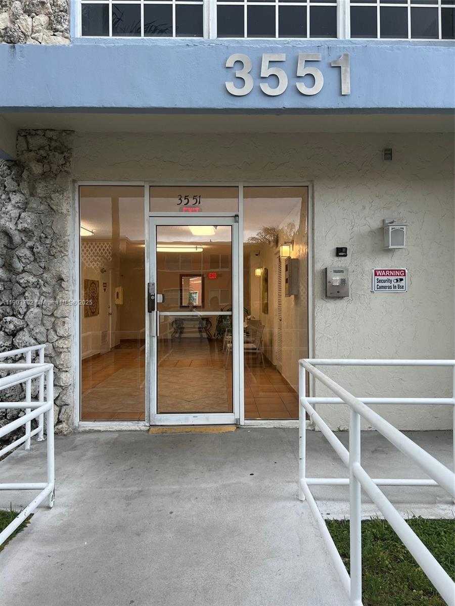 Small Image of 3551 SOUTH WEST 9TH TER #104, Miami Number 27