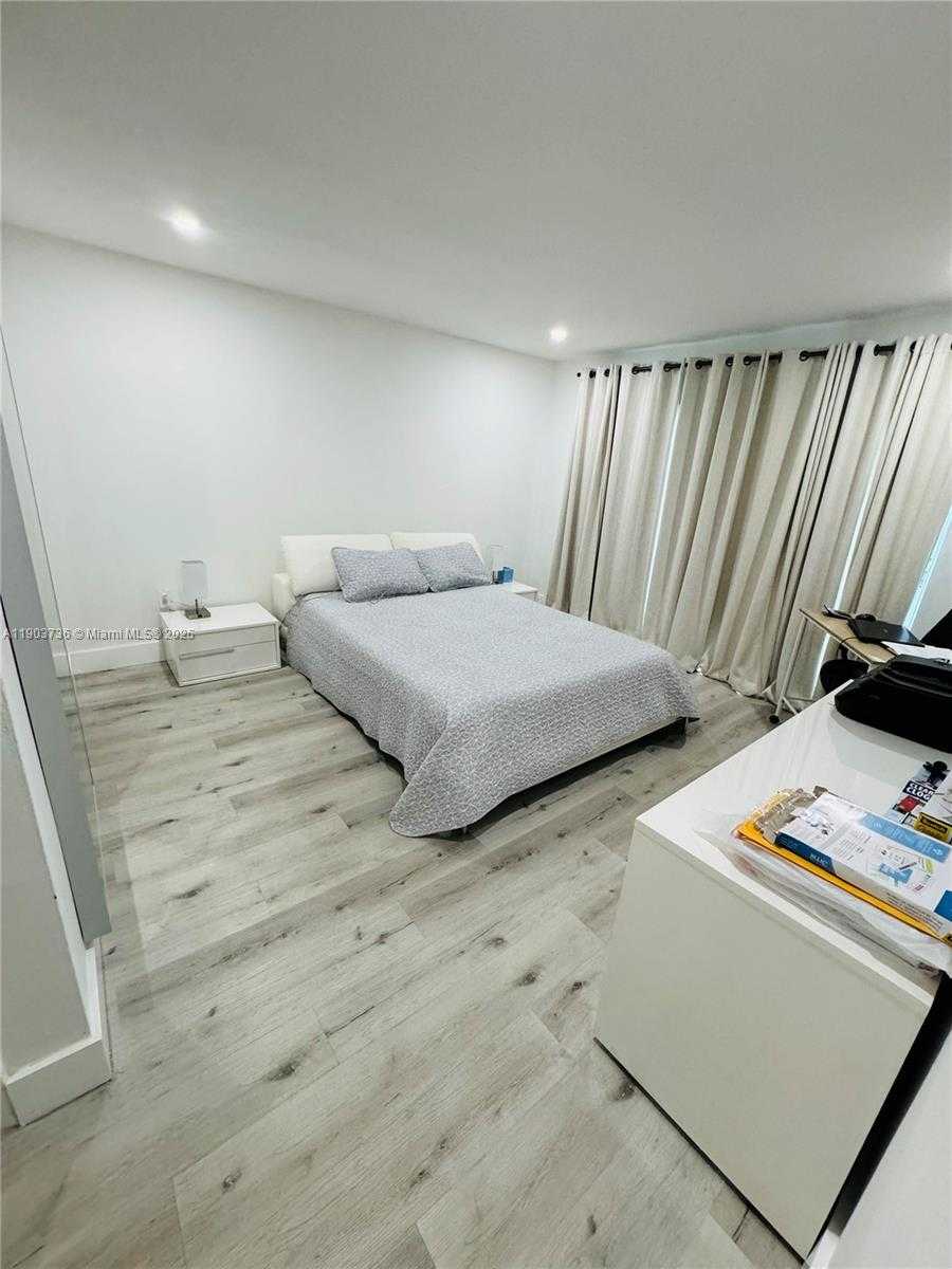 Small Image of 1555 WEST 44TH PL #214D, Hialeah Number 14