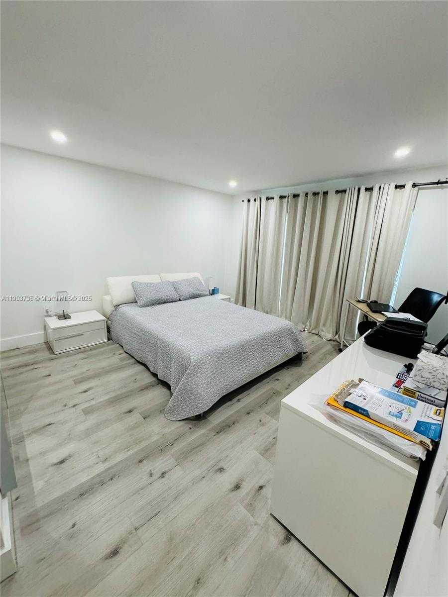 Small Image of 1555 WEST 44TH PL #214D, Hialeah Number 15