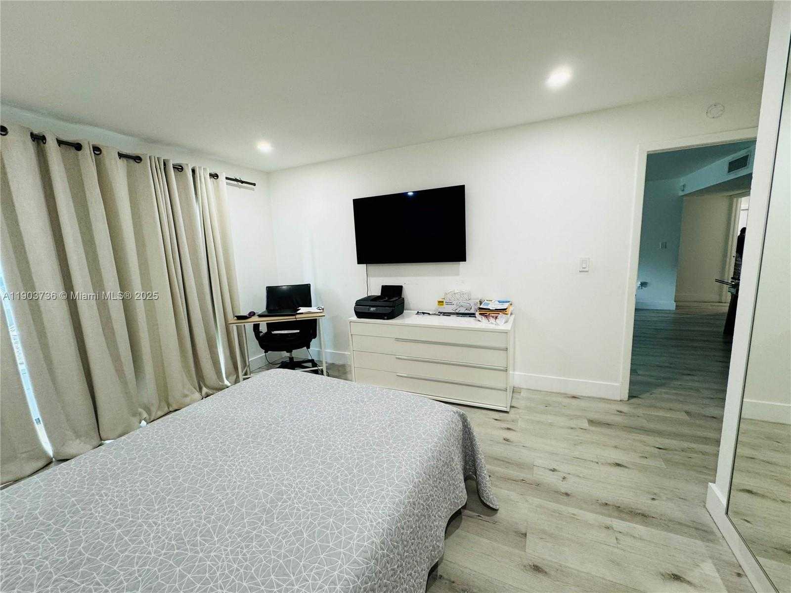 Small Image of 1555 WEST 44TH PL #214D, Hialeah Number 16