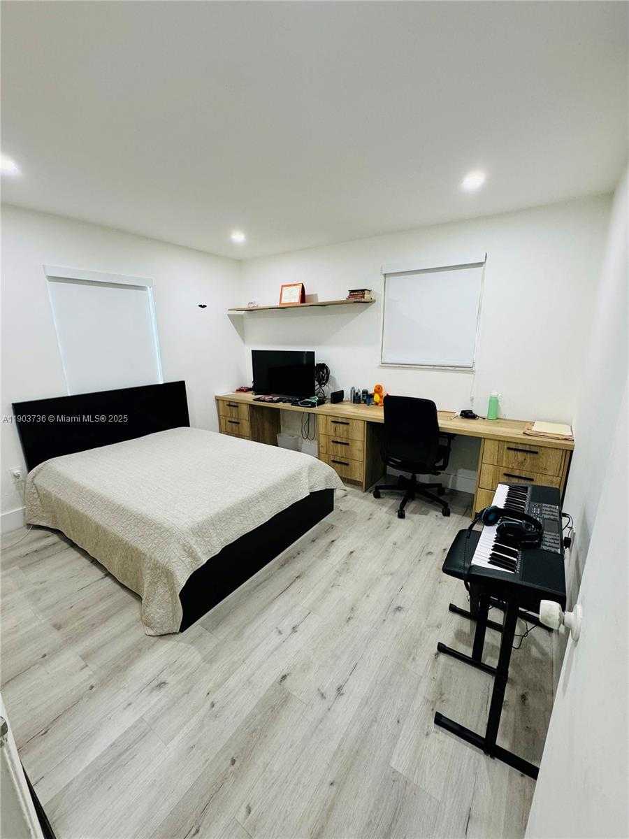 Small Image of 1555 WEST 44TH PL #214D, Hialeah Number 8