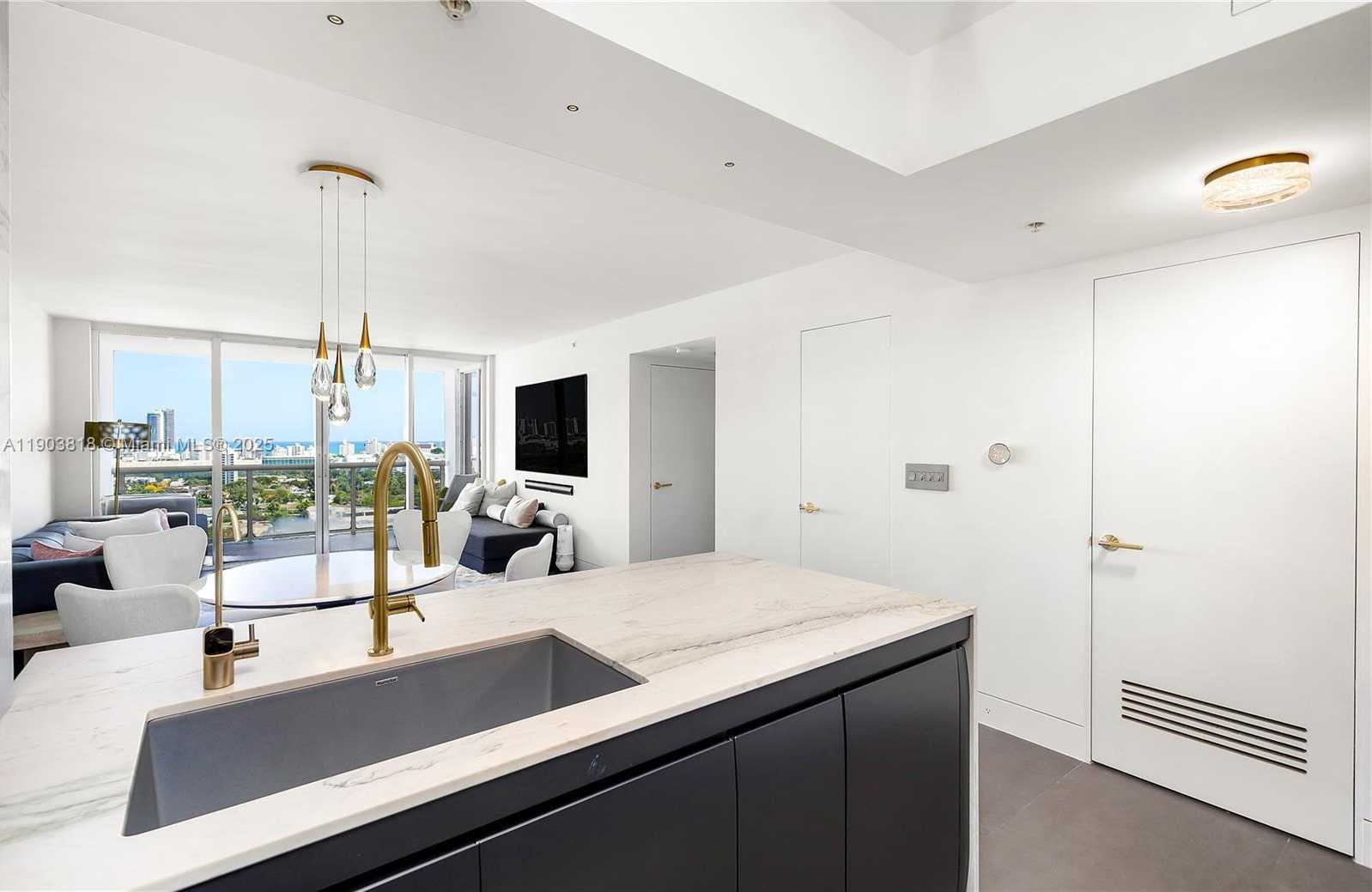 Small Image of 1800 SUNSET HARBOUR DR #2105, Miami Beach Number 12