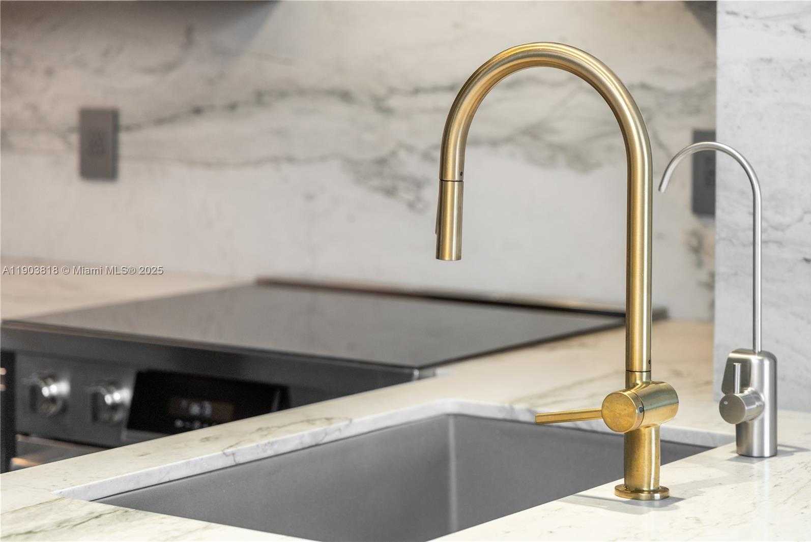 Small Image of 1800 SUNSET HARBOUR DR #2105, Miami Beach Number 14