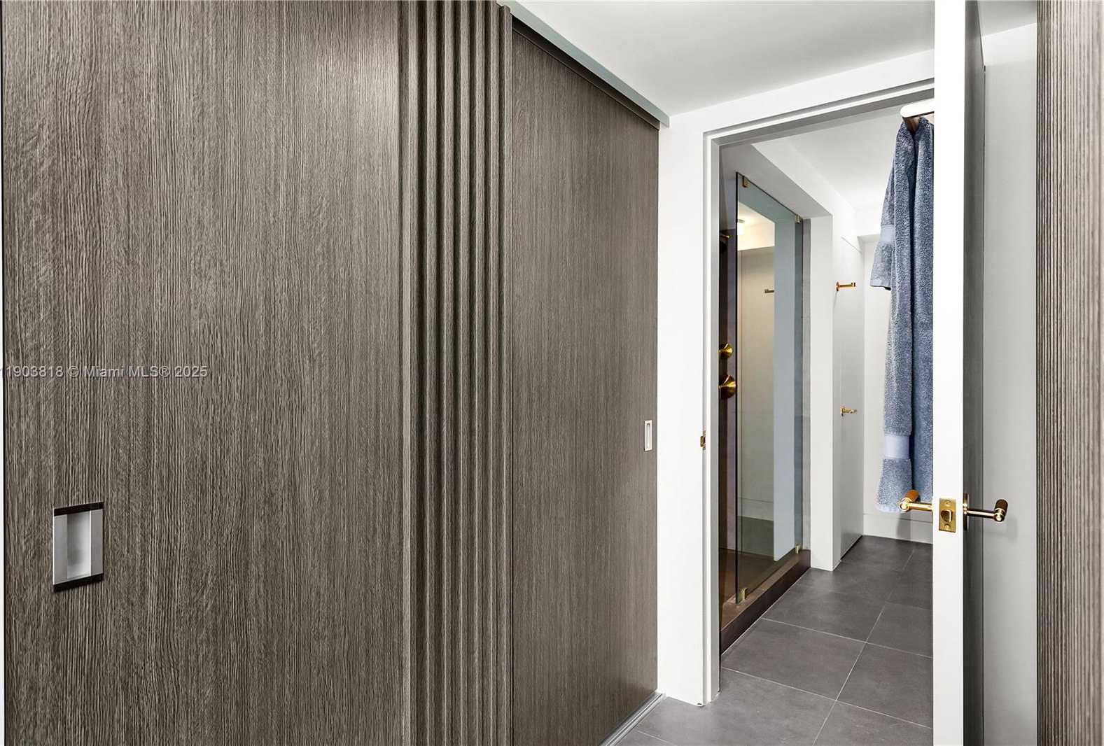 Small Image of 1800 SUNSET HARBOUR DR #2105, Miami Beach Number 21