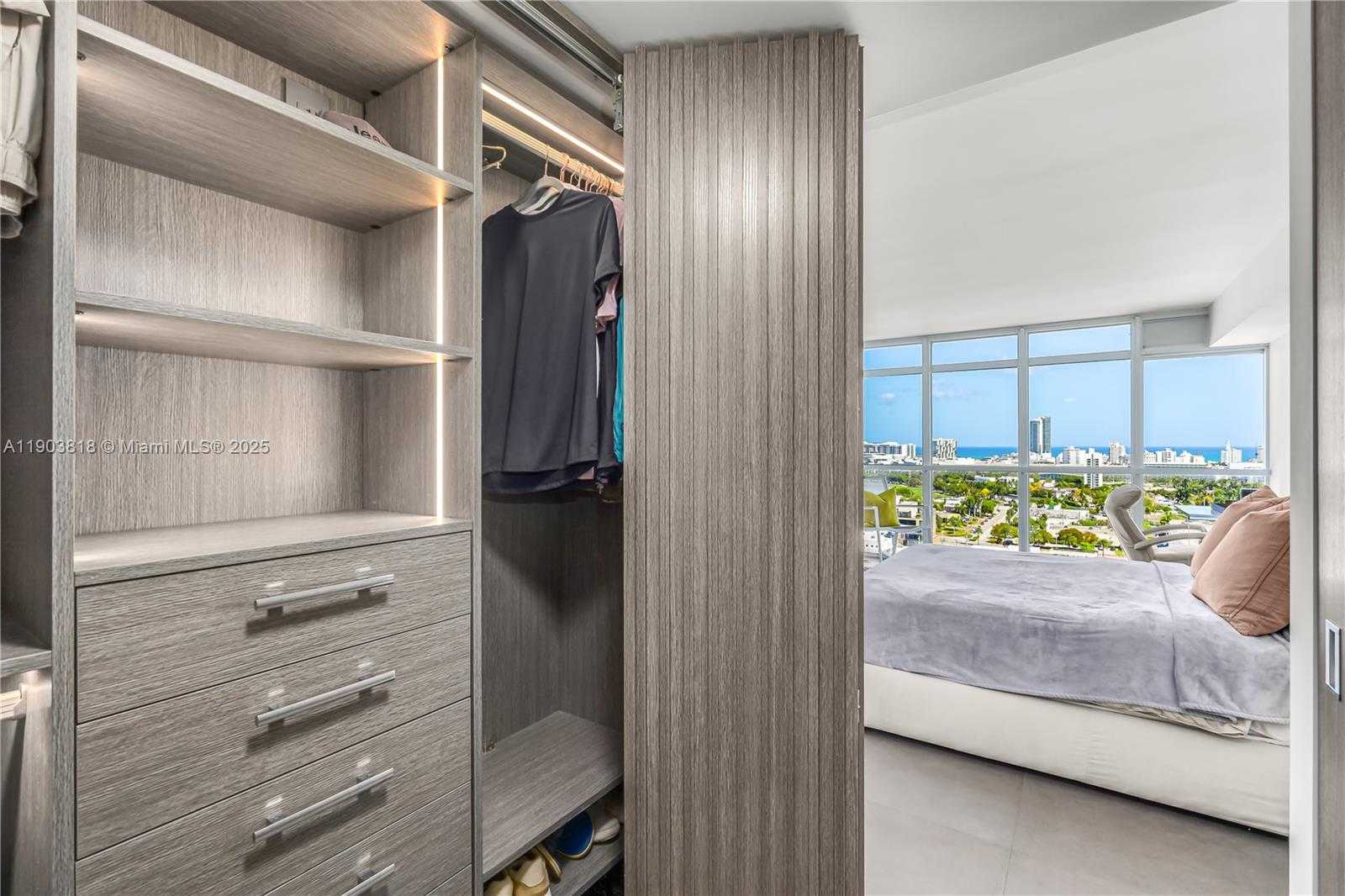 Small Image of 1800 SUNSET HARBOUR DR #2105, Miami Beach Number 24