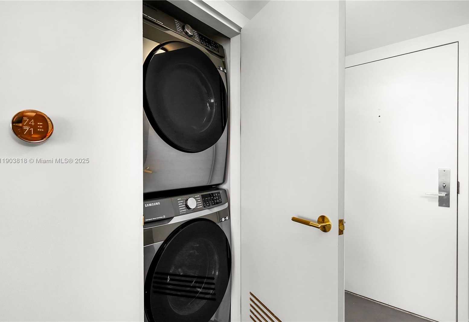 Small Image of 1800 SUNSET HARBOUR DR #2105, Miami Beach Number 26