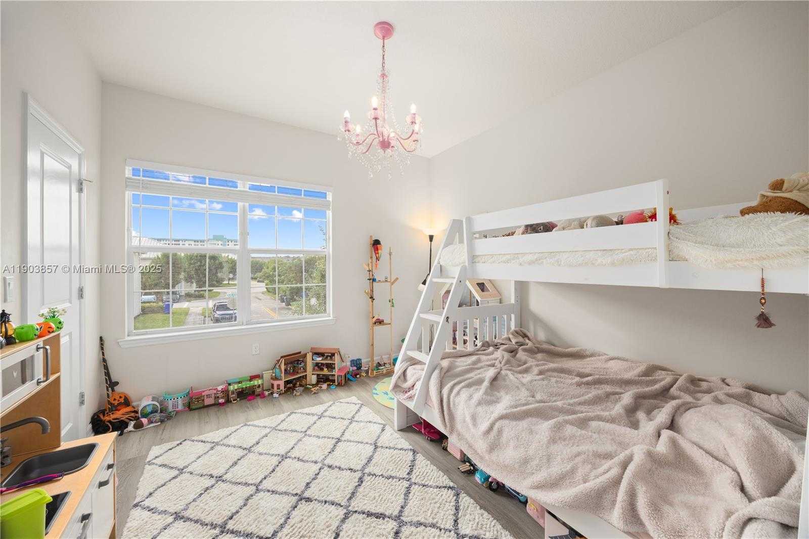 Small Image of 4103 BLACK OLIVE LN, Hollywood Number 15