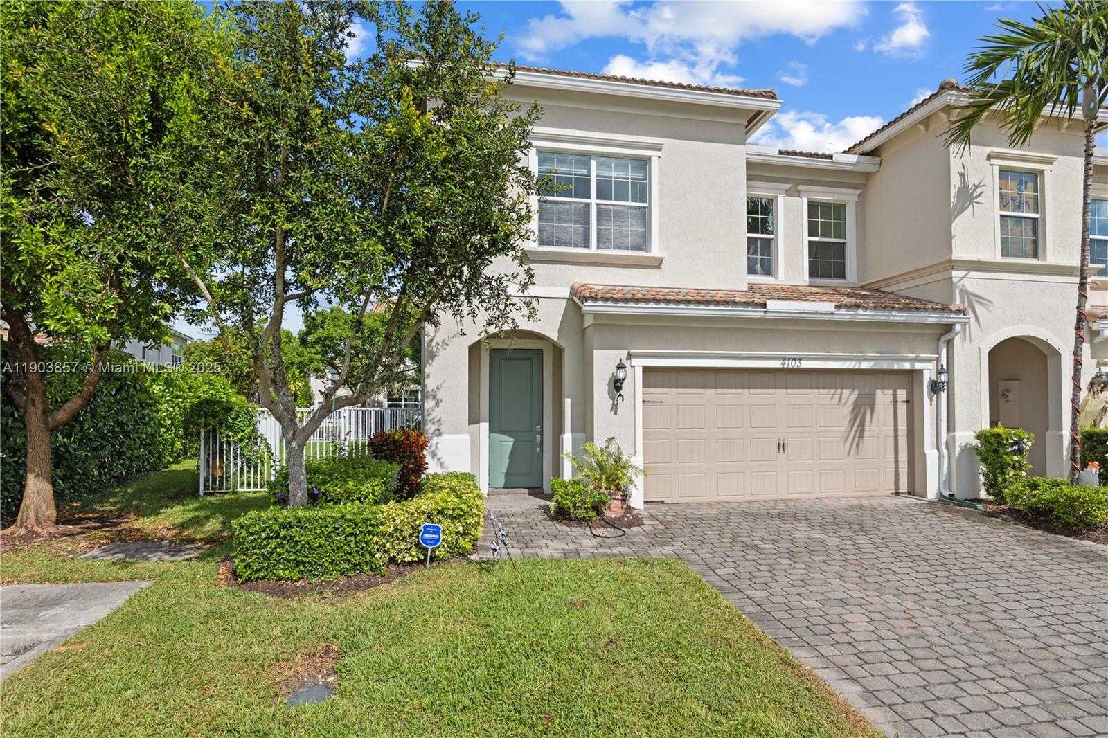 Small Image of 4103 BLACK OLIVE LN, Hollywood Number 25