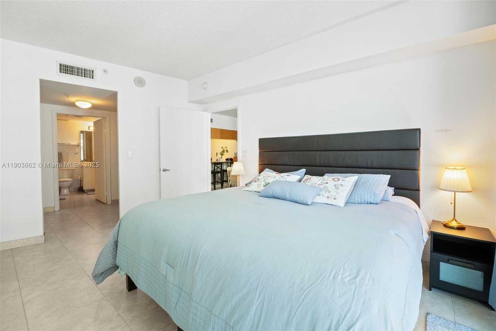 Small Image of 1750 NORTH BAYSHORE DR #1705, Miami Number 18