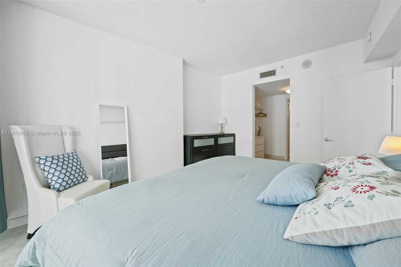 Small Image of 1750 NORTH BAYSHORE DR #1705, Miami Number 19