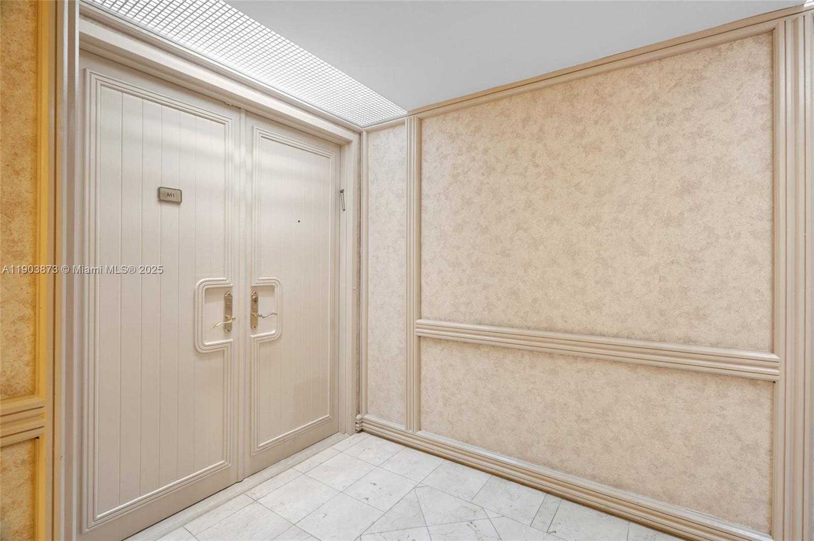 Small Image of 20281 EAST COUNTRY CLUB DR #M1, Aventura Number 2