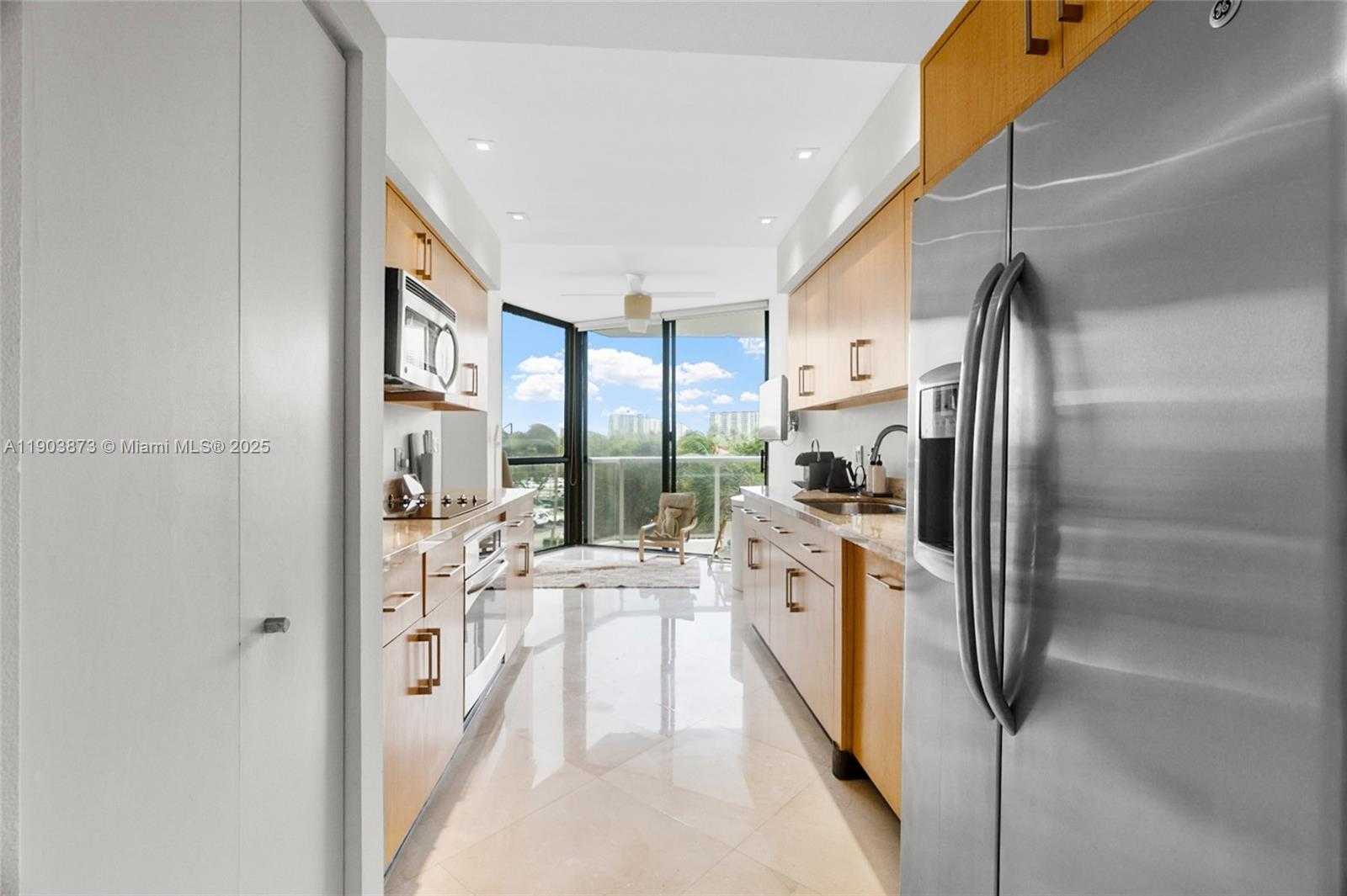 Small Image of 20281 EAST COUNTRY CLUB DR #M1, Aventura Number 24