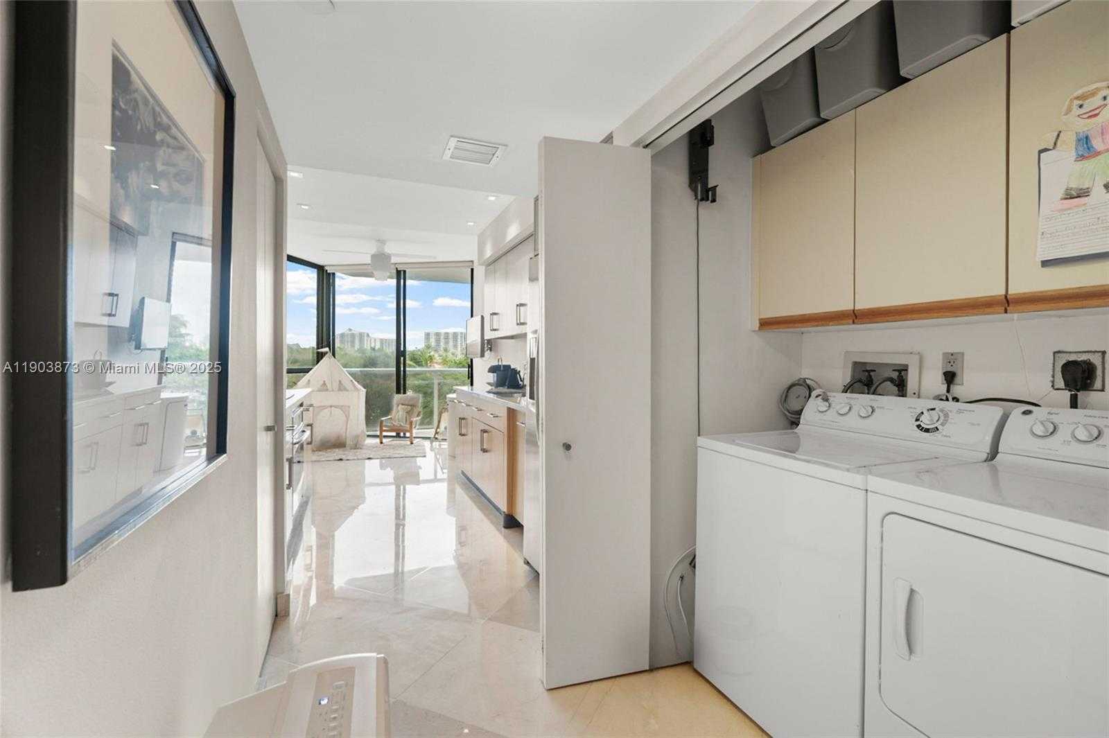 Small Image of 20281 EAST COUNTRY CLUB DR #M1, Aventura Number 25