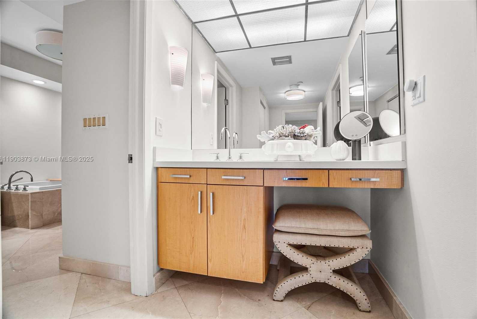 Small Image of 20281 EAST COUNTRY CLUB DR #M1, Aventura Number 27