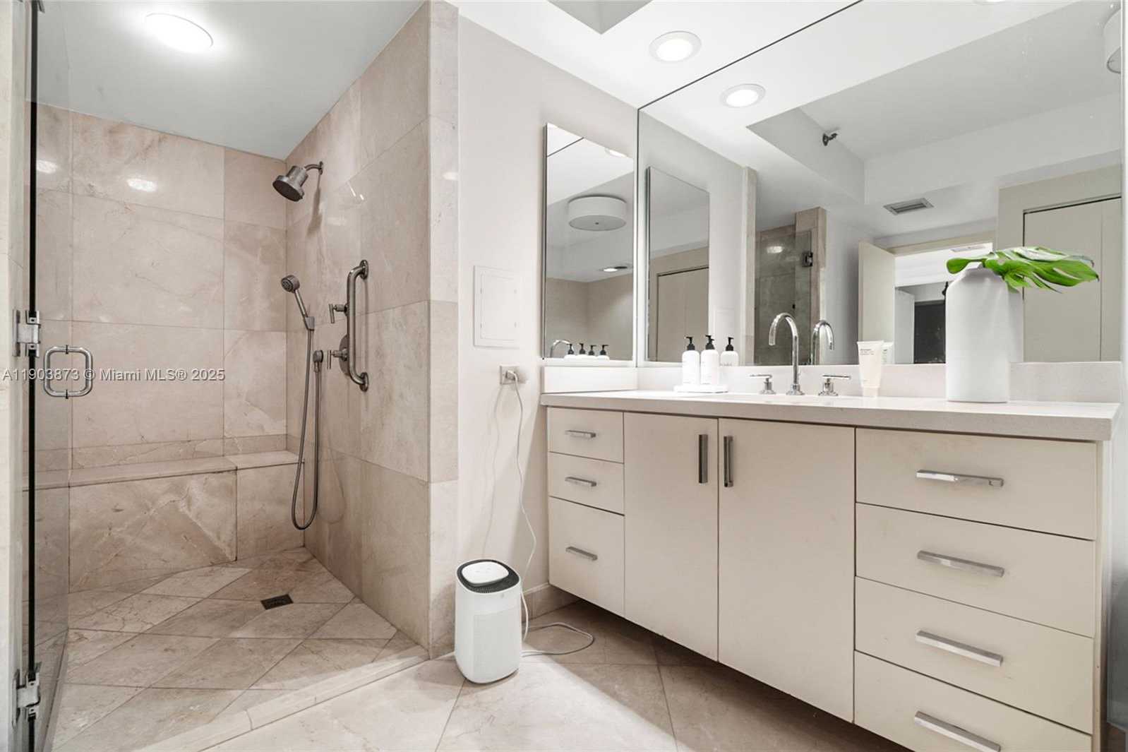 Small Image of 20281 EAST COUNTRY CLUB DR #M1, Aventura Number 30