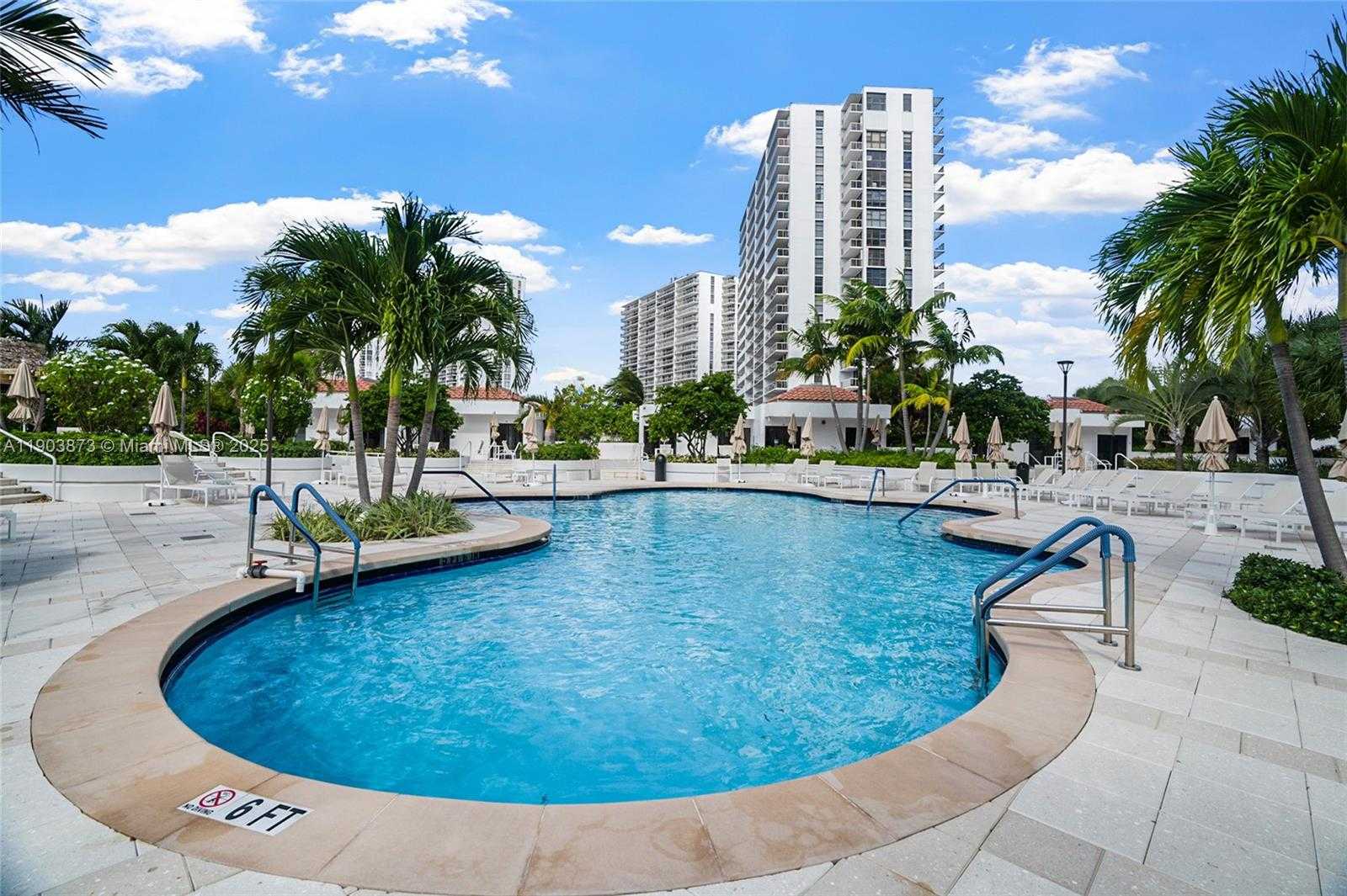Small Image of 20281 EAST COUNTRY CLUB DR #M1, Aventura Number 41
