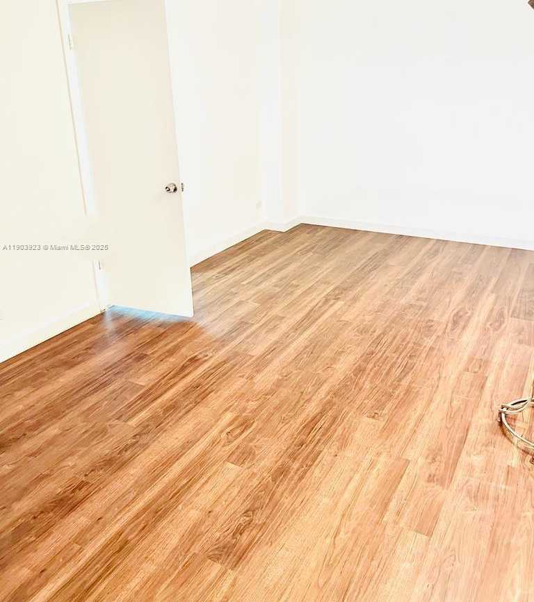 Small Image of 231 174TH ST #MO-3, Sunny Isles Beach Number 11