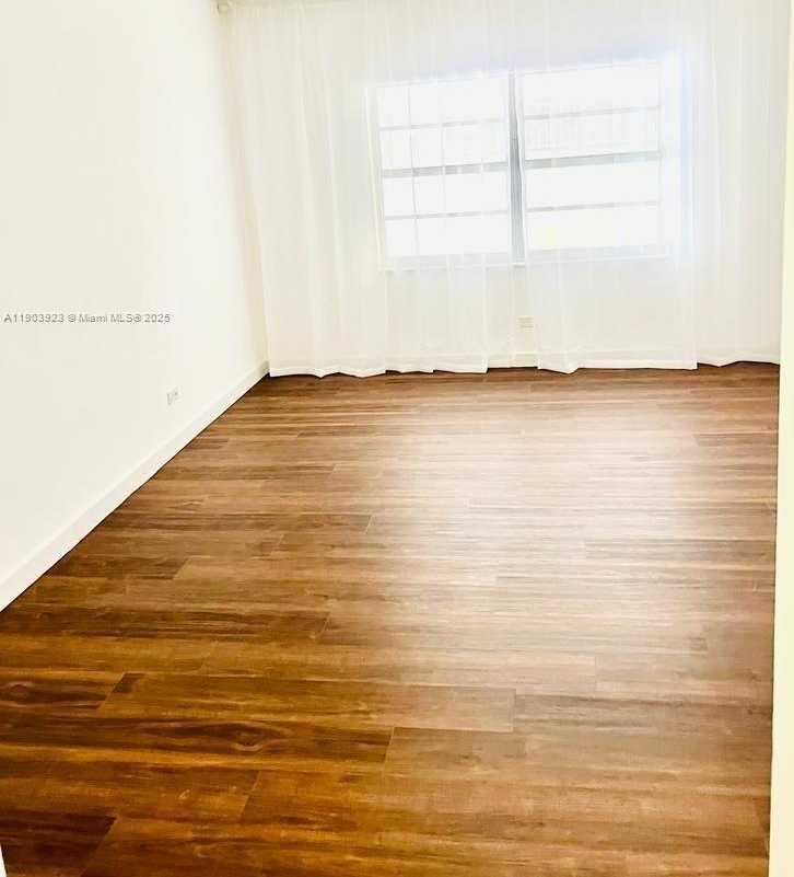 Small Image of 231 174TH ST #MO-3, Sunny Isles Beach Number 12