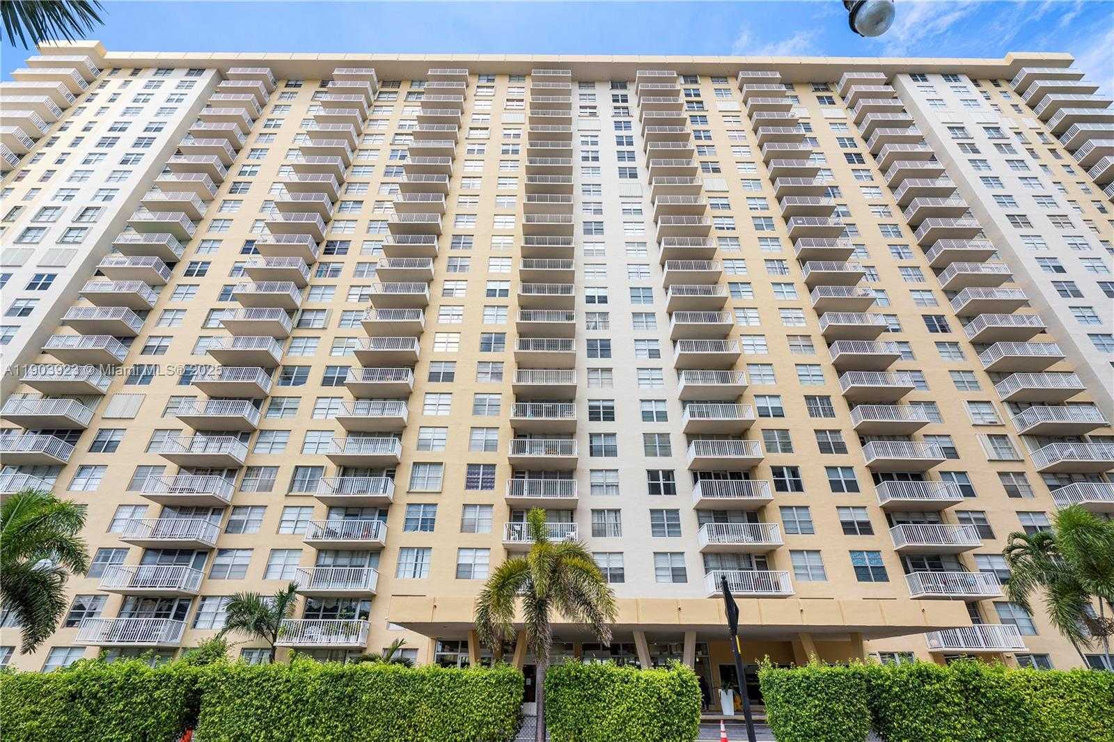 Small Image of 231 174TH ST #MO-3, Sunny Isles Beach Number 2