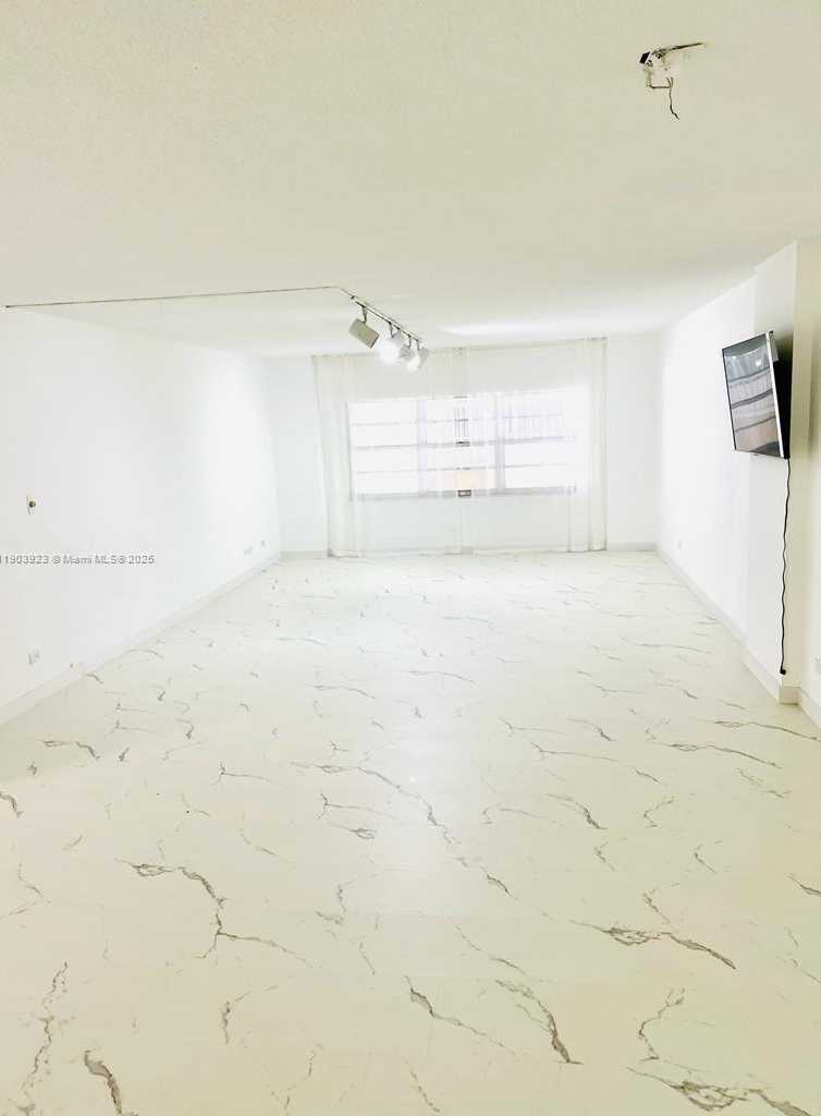 Small Image of 231 174TH ST #MO-3, Sunny Isles Beach Number 4