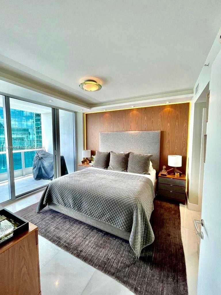 Small Image of 200 BISCAYNE BOULEVARD WAY #4310, Miami Number 2