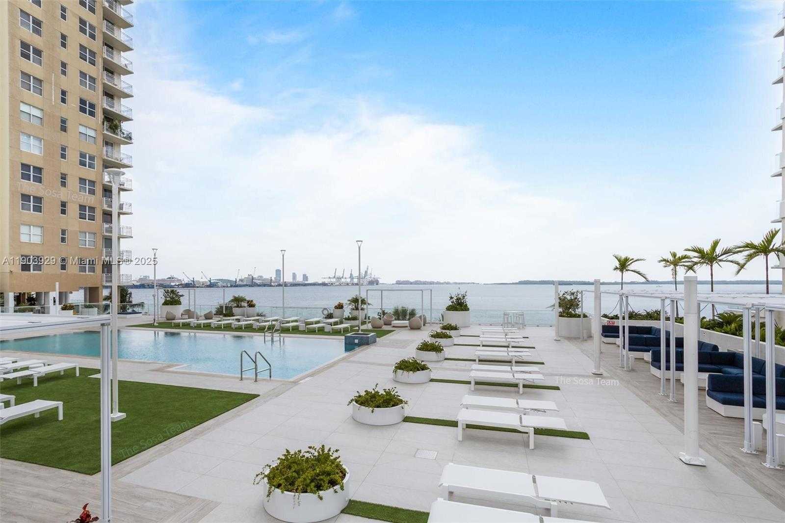 Small Image of 770 CLAUGHTON ISLAND DR #PH-21, Miami Number 15