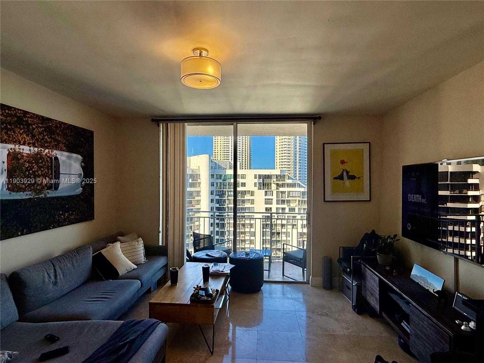 Small Image of 770 CLAUGHTON ISLAND DR #PH-21, Miami Number 4