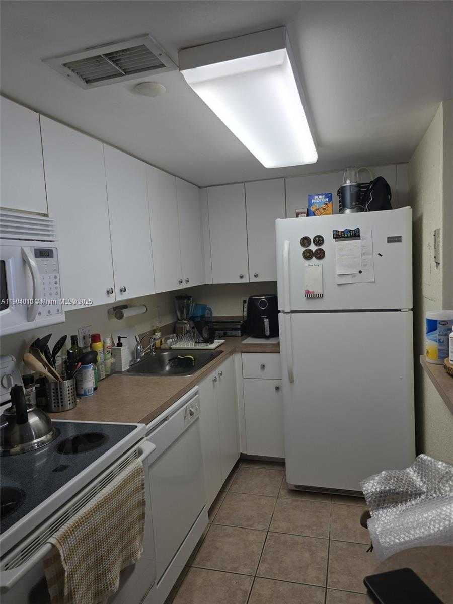 Small Image of 770 CLAUGHTON ISLAND DR #2108, Miami Number 12