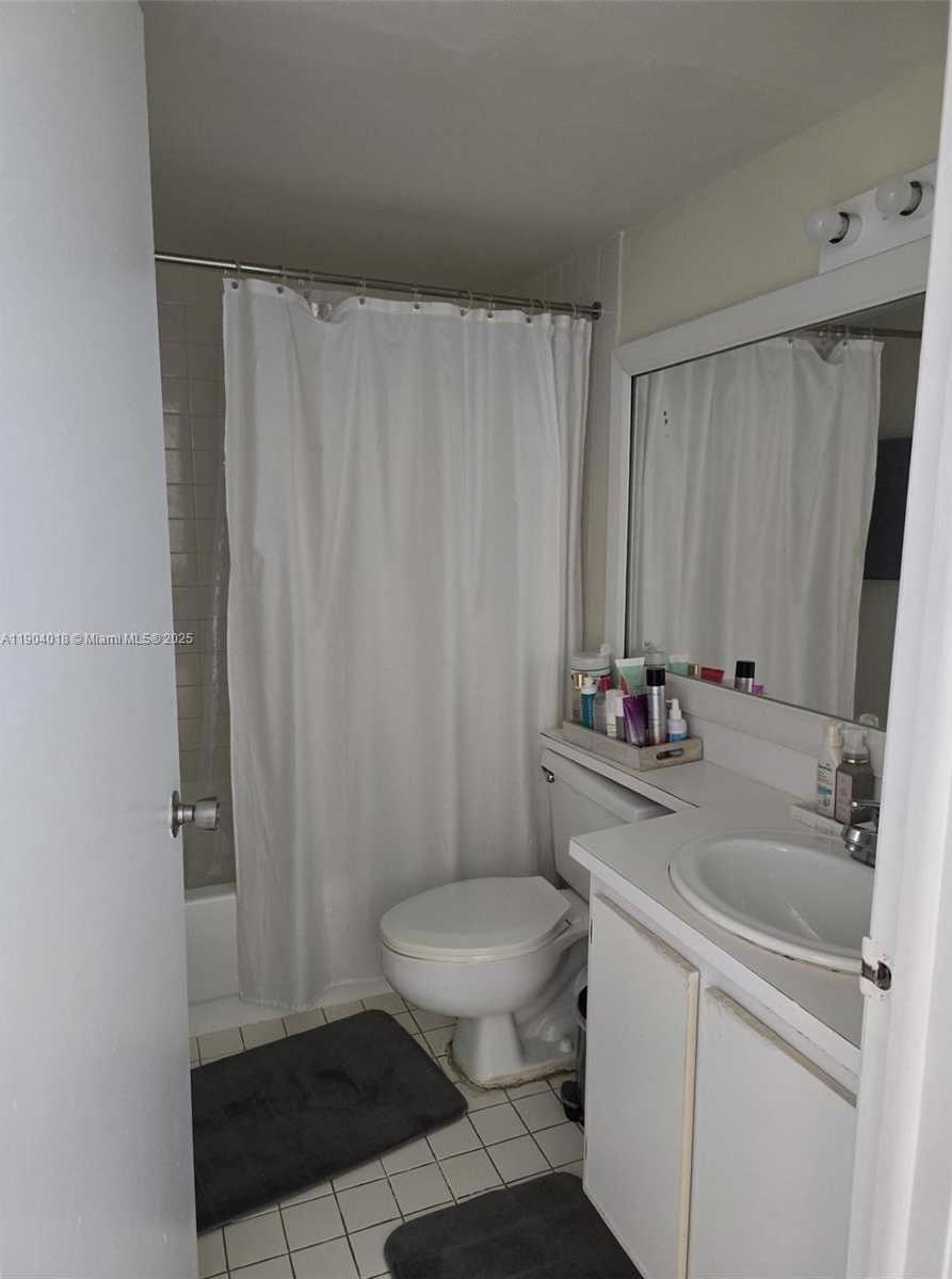 Small Image of 770 CLAUGHTON ISLAND DR #2108, Miami Number 14