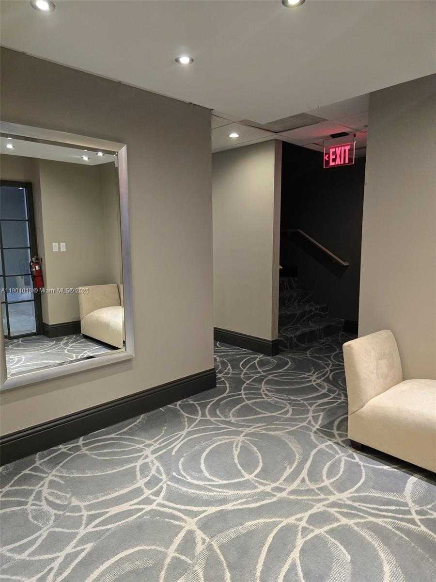 Small Image of 770 CLAUGHTON ISLAND DR #2108, Miami Number 17