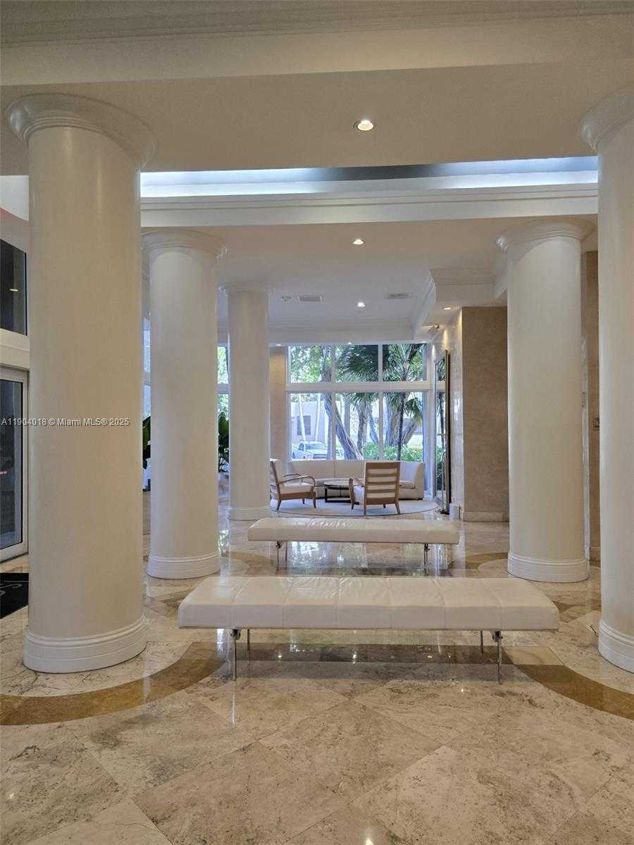 Small Image of 770 CLAUGHTON ISLAND DR #2108, Miami Number 2