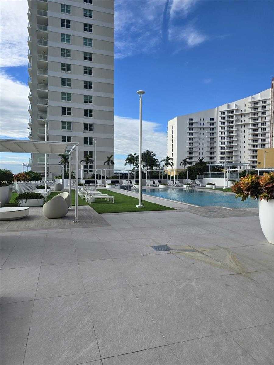 Small Image of 770 CLAUGHTON ISLAND DR #2108, Miami Number 23