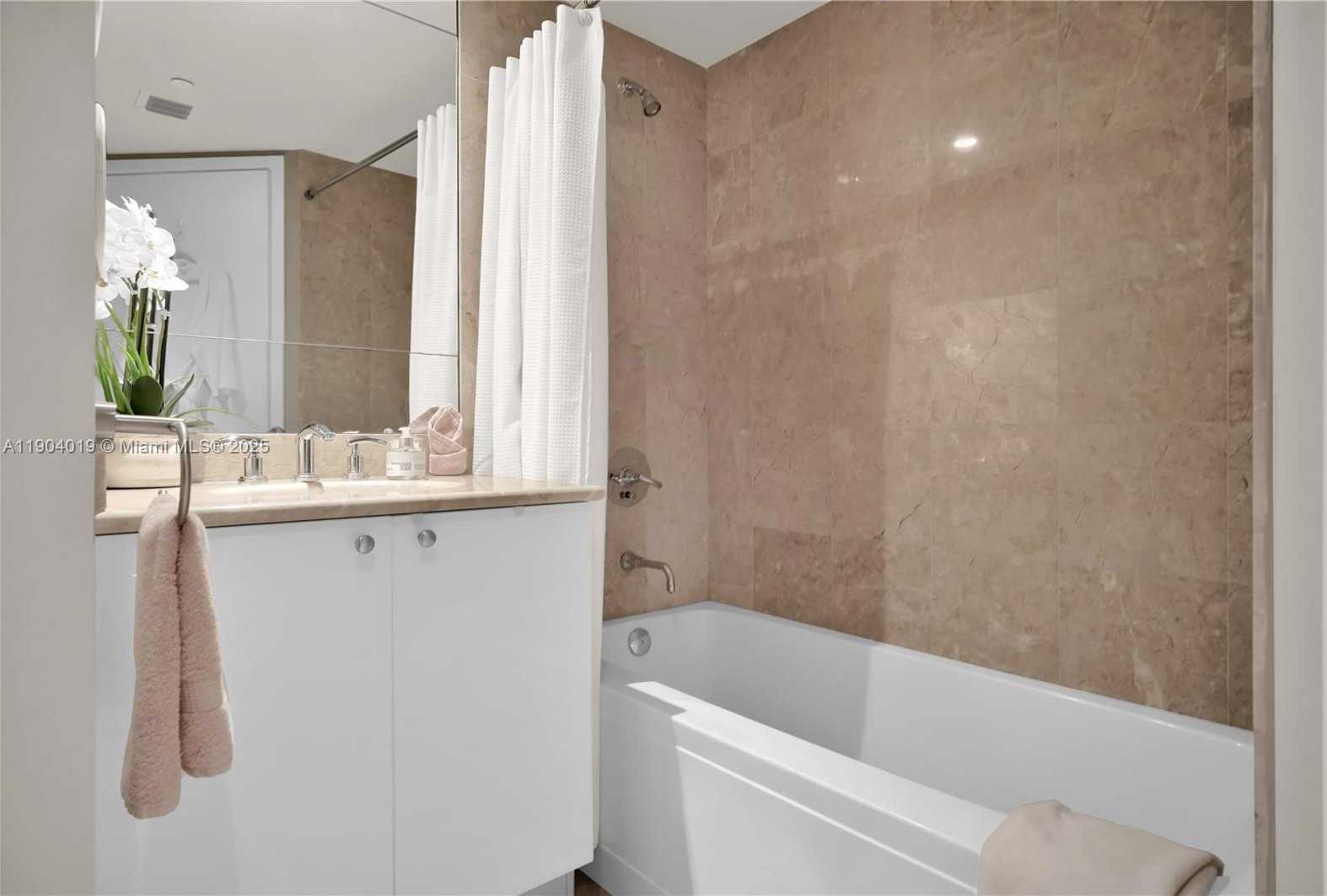 Small Image of 901 BRICKELL KEY BLVD #2804, Miami Number 24